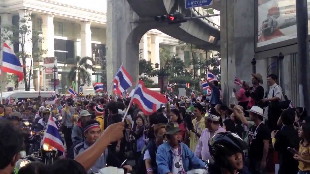 Raw: Thousands March in Bangkok For Change in Thailand, December 22, 2013