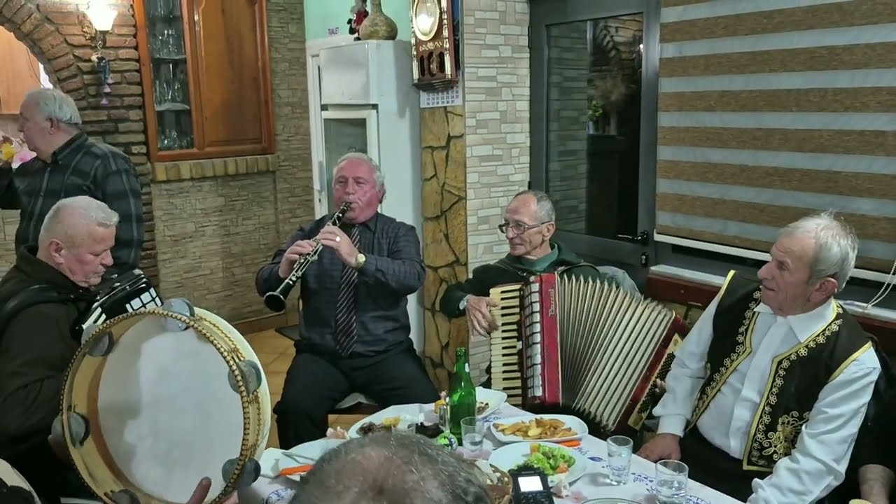 Fiqo Bezati Klarinet darke shoqerore ne Lokalin Fatmir Xhafa Kashtebardh 2026