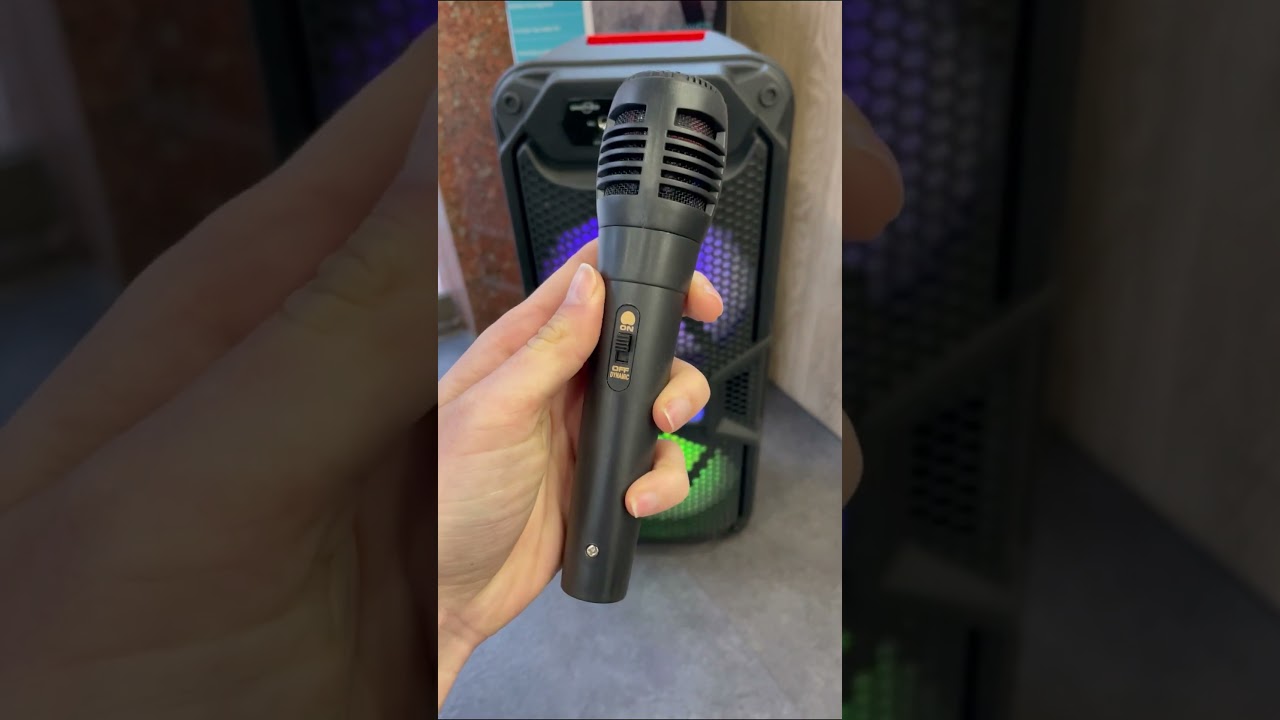 PARLANTE GTS-1702 - INAL&Aacute;MBRICO KARAOKE CON MICR&Oacute;FONO