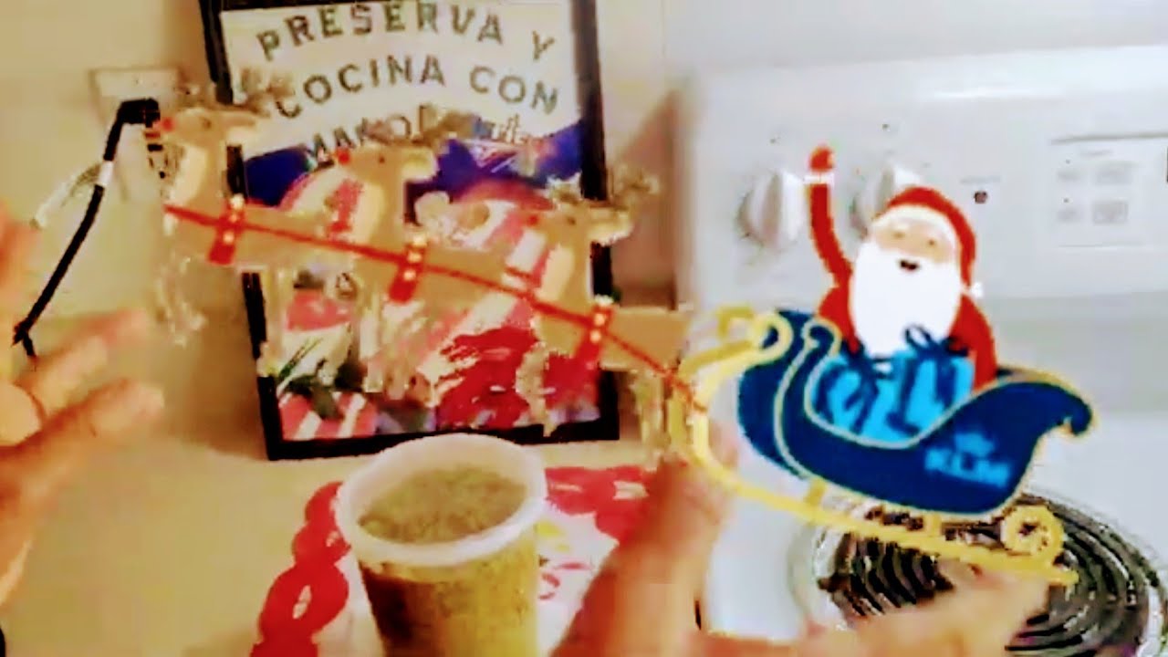 Sofrito A Lo Boricua , para preparar las carnes para los pasteles y el arroz con gandules o guisado 