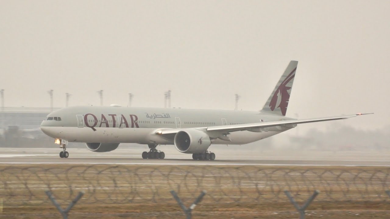 Qatar Airways Boeing 777-300/ER A7-BEU Flight QR60 MUC-DOH departure at Munich Airport