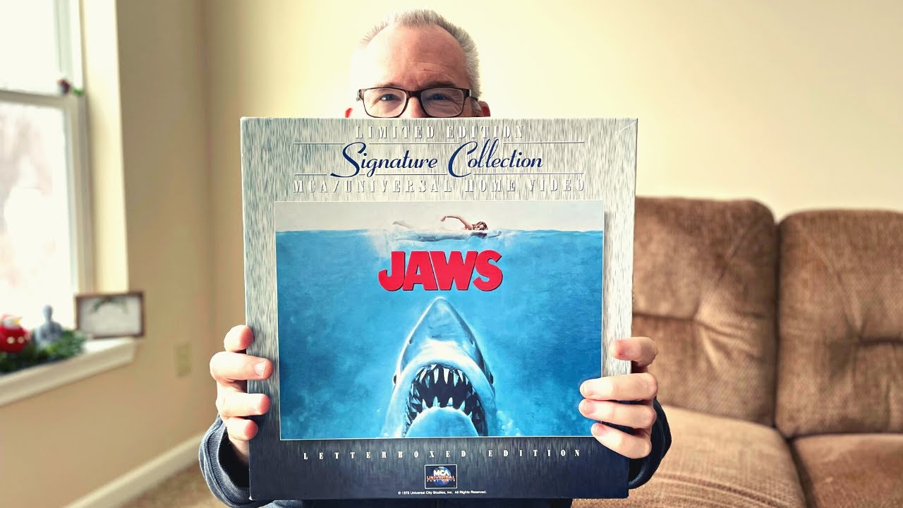 Unboxing Jaws Limited Edition LaserDisc