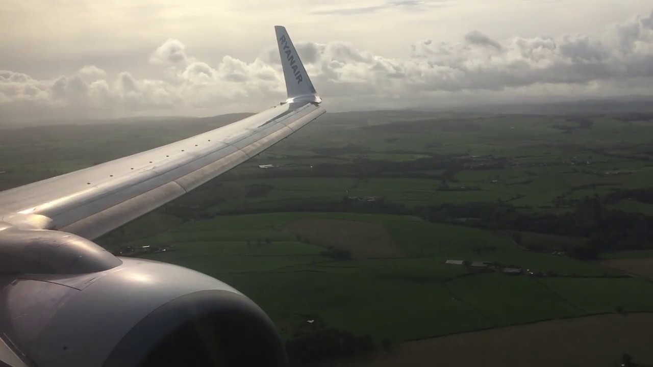 Ryanair Boeing 737-800✈️ Sunny Approach and Landing Glasgow Prestwick