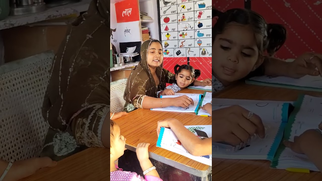 Baccho ko colour bharna sikhana