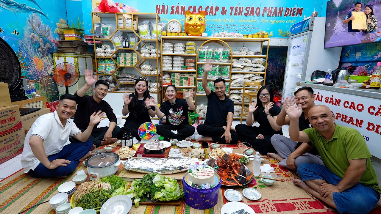 Đại tiệc Hải sản Tôm hùm Cua Hoàng Đế mừng Team Xuyên Việt A Nguyễn Tất Thắng ở Cửa hàng Phan Diễm