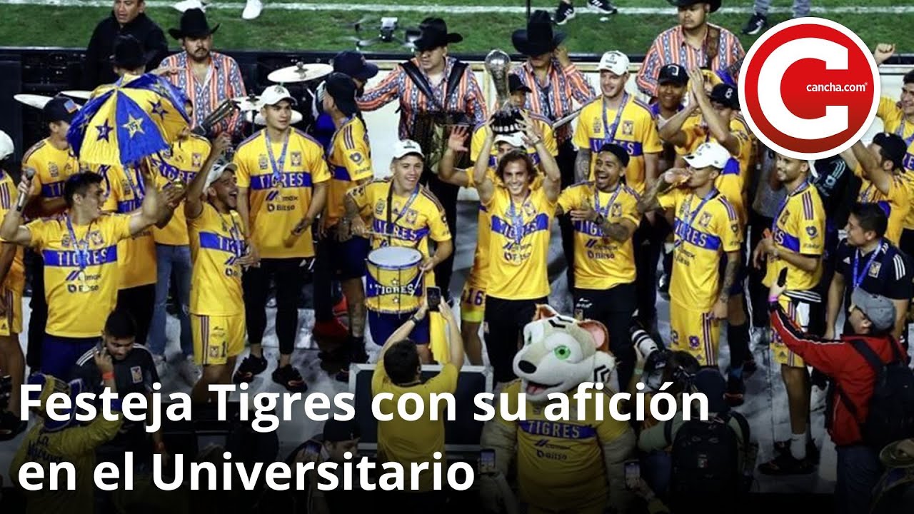Tigres festeja con su afición en el Universitario