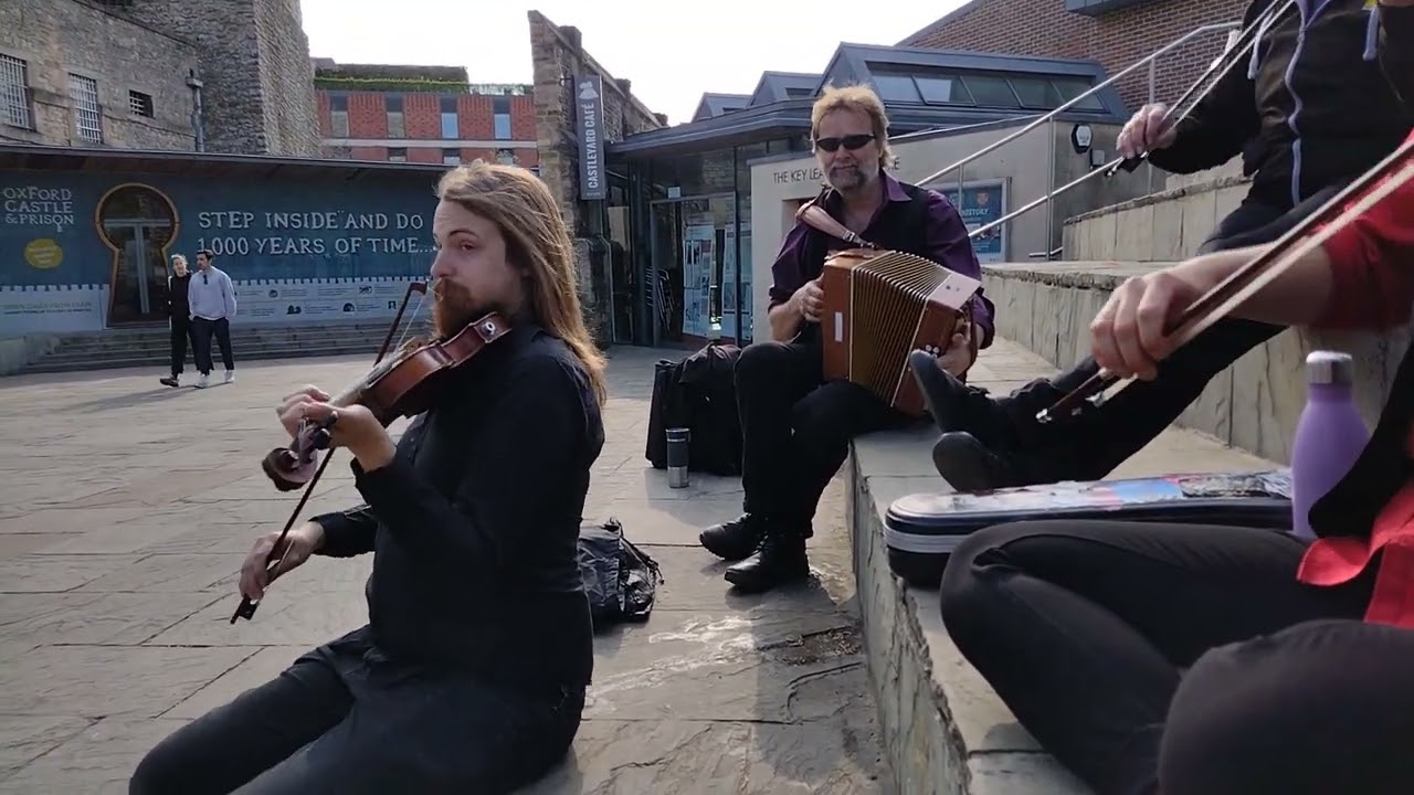 2 English tunes by Oxford Castle