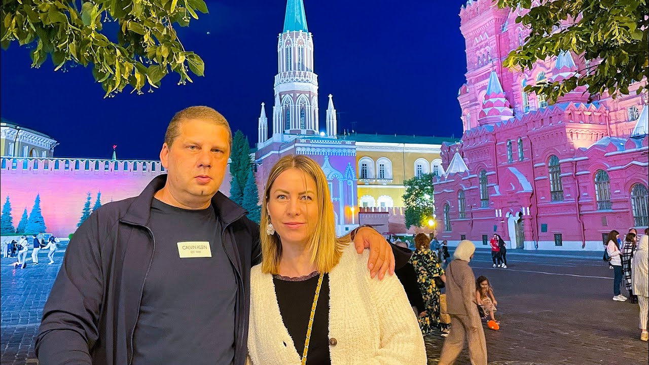 День Прогулок!! Прогулка по Красной Площади! Гуляем по Торговому Центру !!