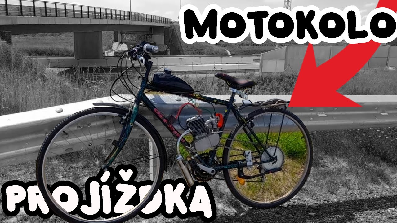 projížďka na motokole u dálnice