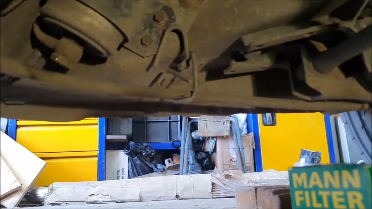 Замена топливного фильтра Audi 80 B4, ABK, 1992г