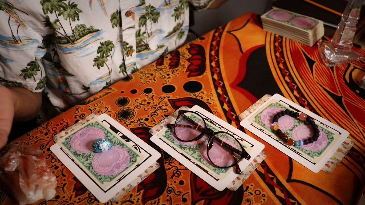 Pick the Tarot Card & Intuitive Prediction (ASMR)