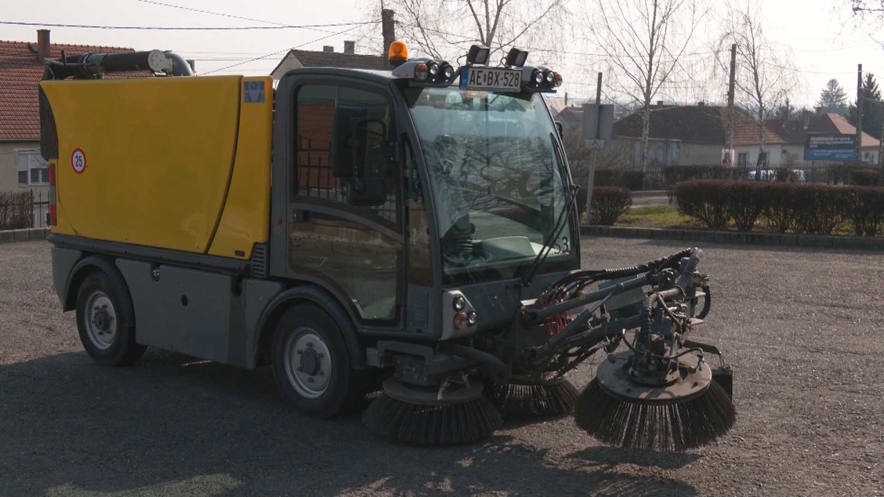 Munkába állt az új utcaseprő gép Sátoraljaújhelyen