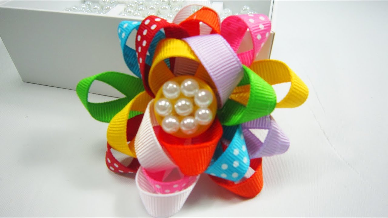 Episodio 526 - Cómo hacer una flor festiva multicolor con cintas de gro - manualidadesconninos