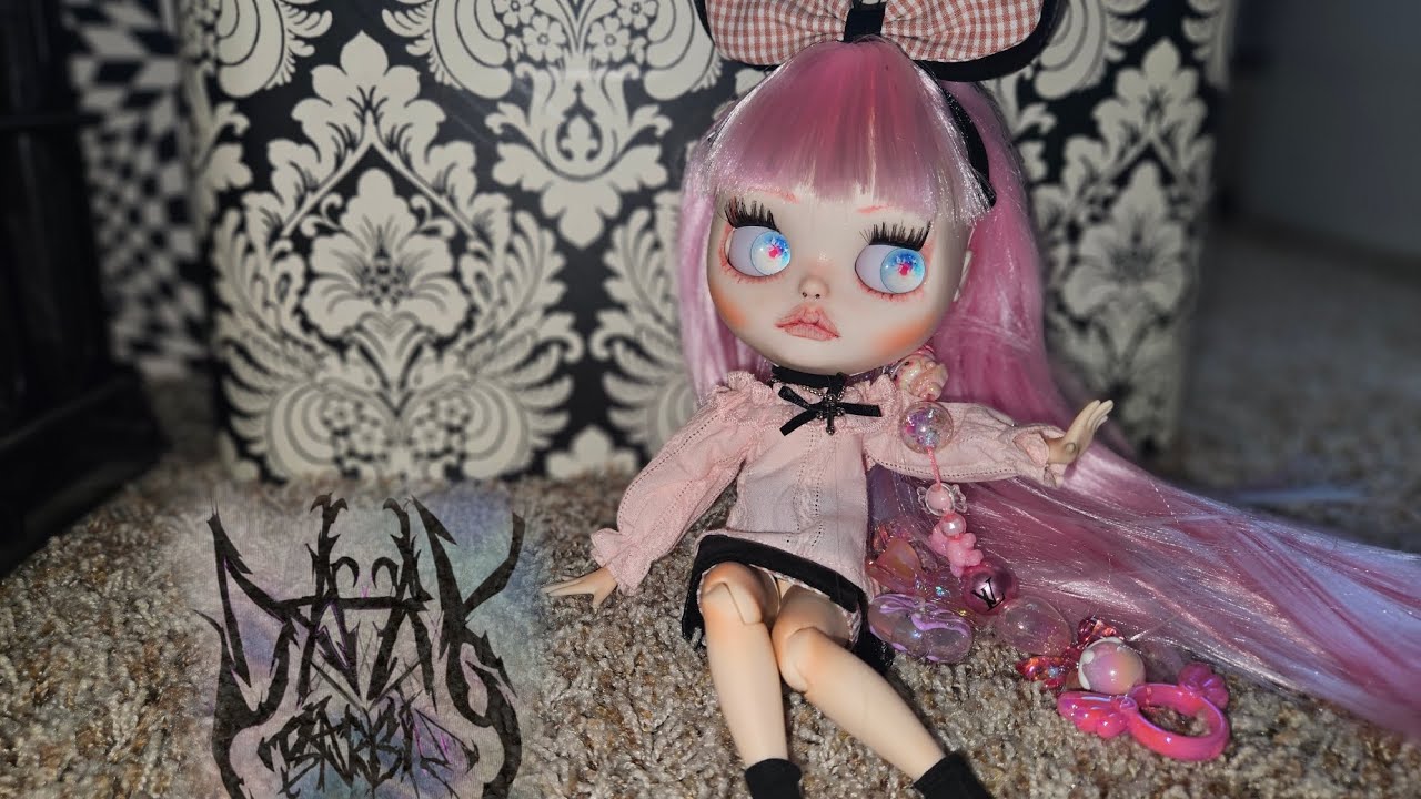 Blythe Doll Closet Tour / Mini Ali Express Blythe Doll Clothing Haul / My 1st Custom Blythe Doll
