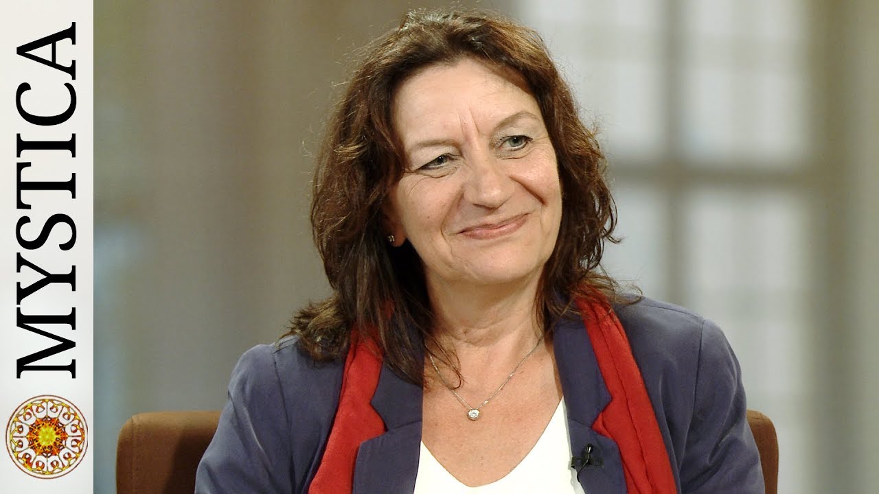 Bettina Büx - Meine Berufung und mein Wirken als Channel Medium | MYSTICA.TV