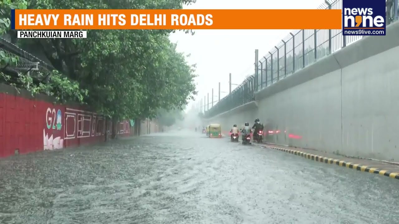 Delhi: Heavy Rain Lashes City, Waterlogging Reported In Several Areas | News9