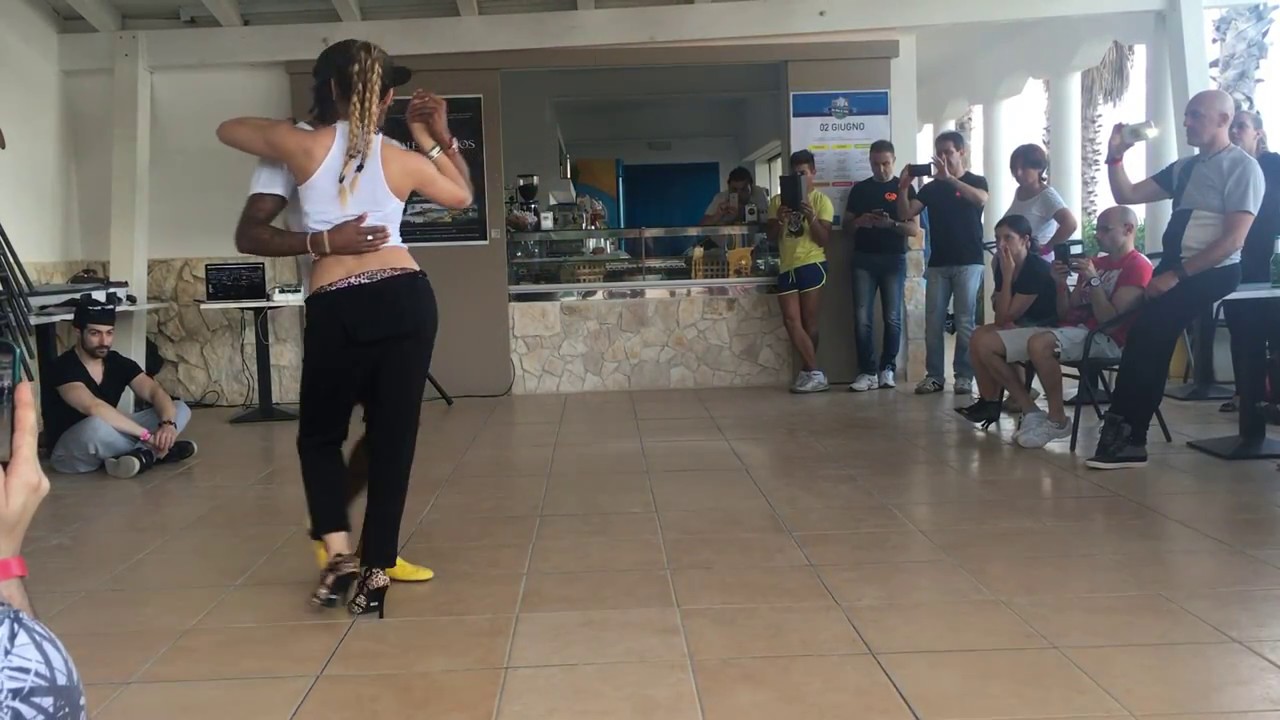 MORENASSO & VICKY - DEMO KIZOMBA ADVANCED - QUE VIVA LA SALSA CONGRESS 2016