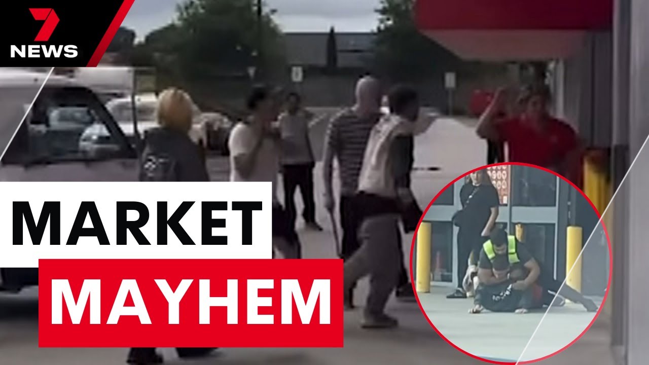 Customers take on bandits at a Cranbourne store - See the wild confrontation | 7NEWS