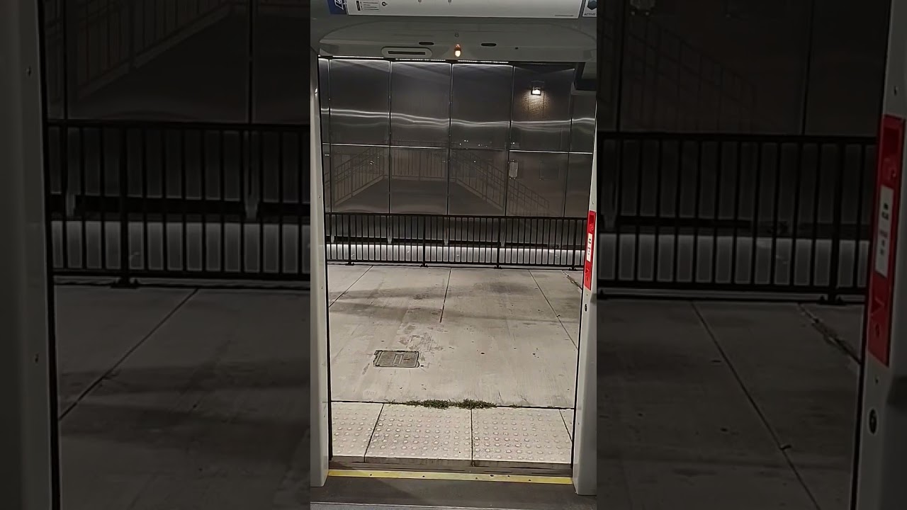LYNX Blue Line Siemens S70 Light Rail Door Closing Chime Type 1