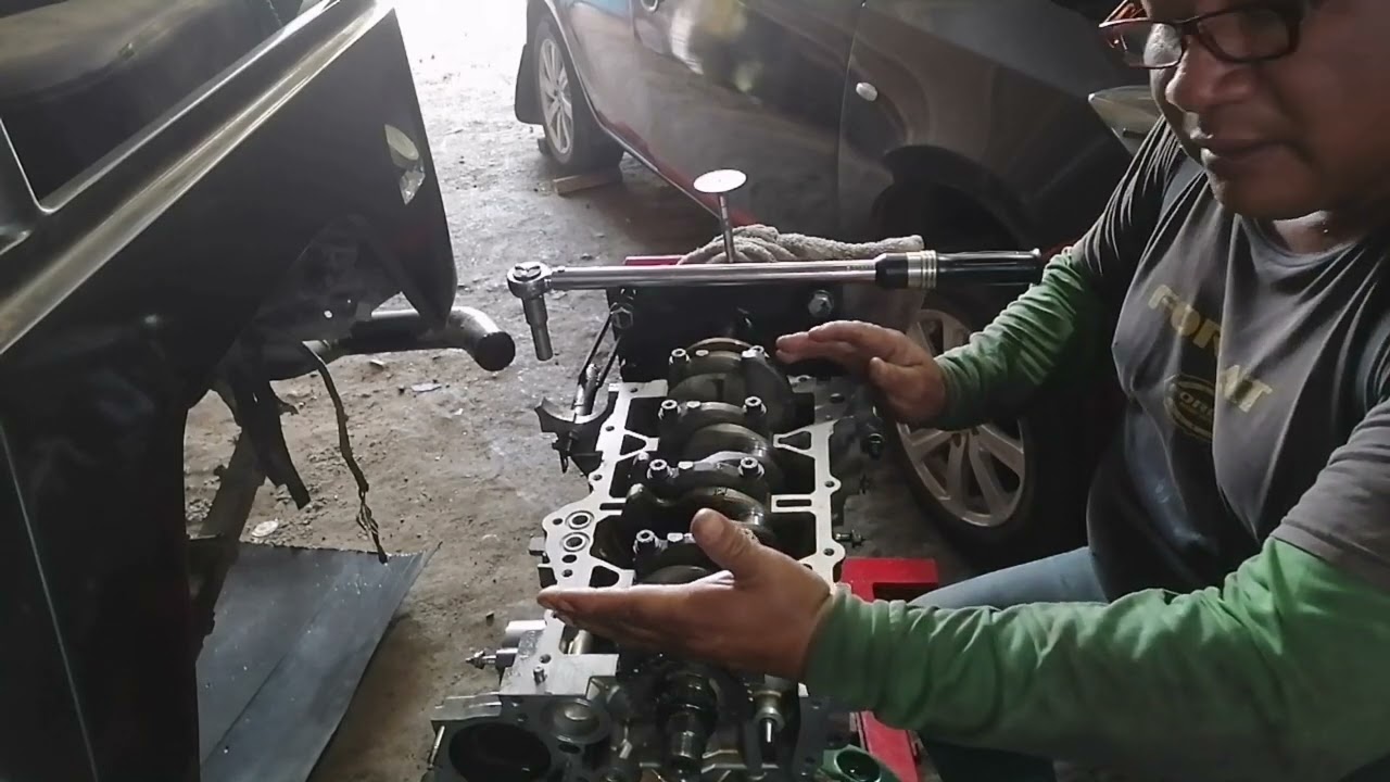 Armado del motor Toyota 2NZ ajuste y torque biela y bancada