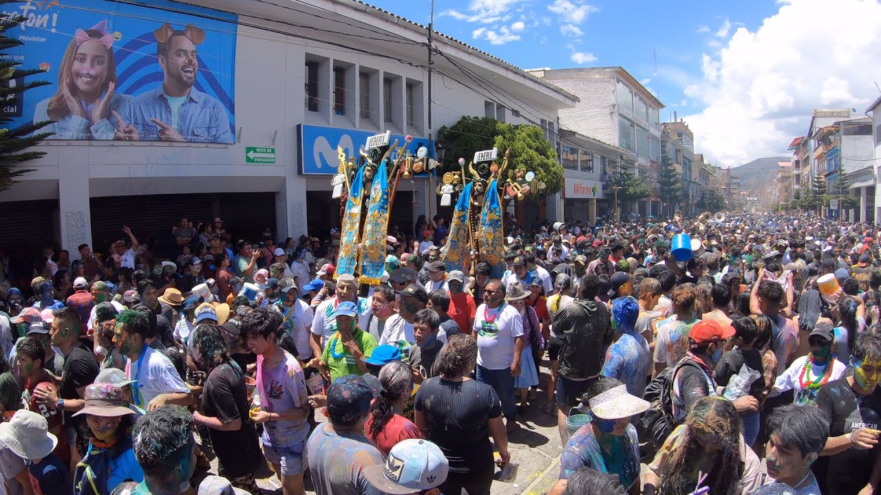 Huaraz: tierra de montañas y carnavales