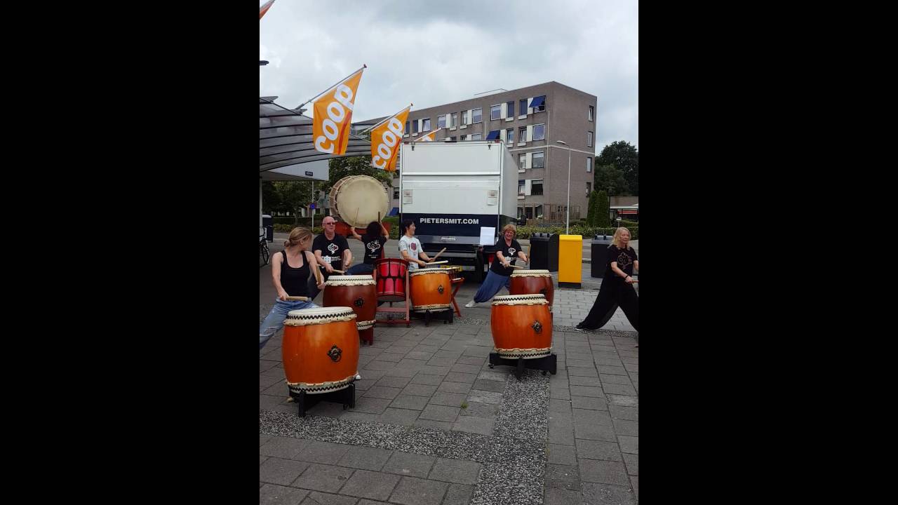Tamhoto trommelaars in Emmeloord