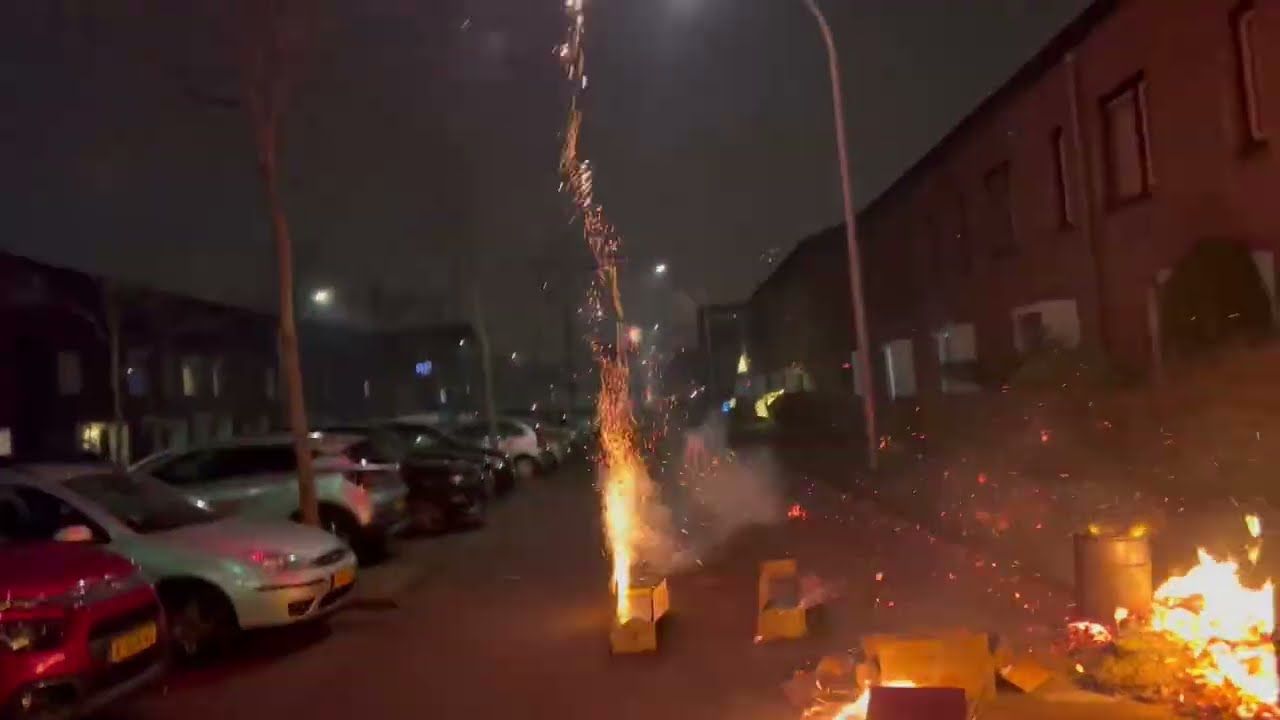 400 shots Total Display Show 2x | Straatfilm