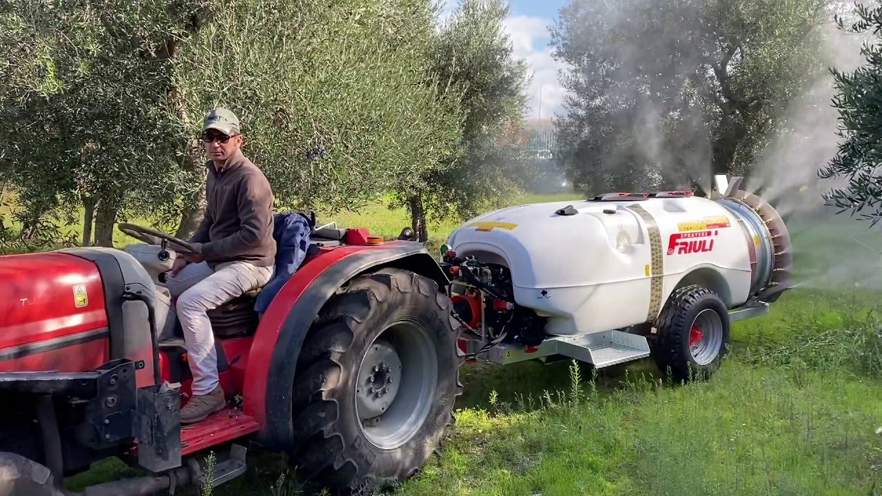 PROVA IN CAMPO ATOMIZZATORE FRIULI SPRAYERS 2000 LT AD ASPIRAZIONE ANTERIORE