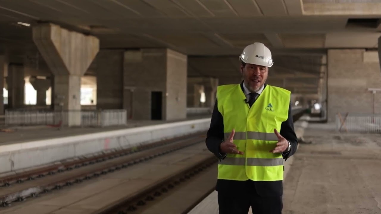 &Oacute;scar Puente visita las obras de la estaci&oacute;n de La Sagrera en Barcelona