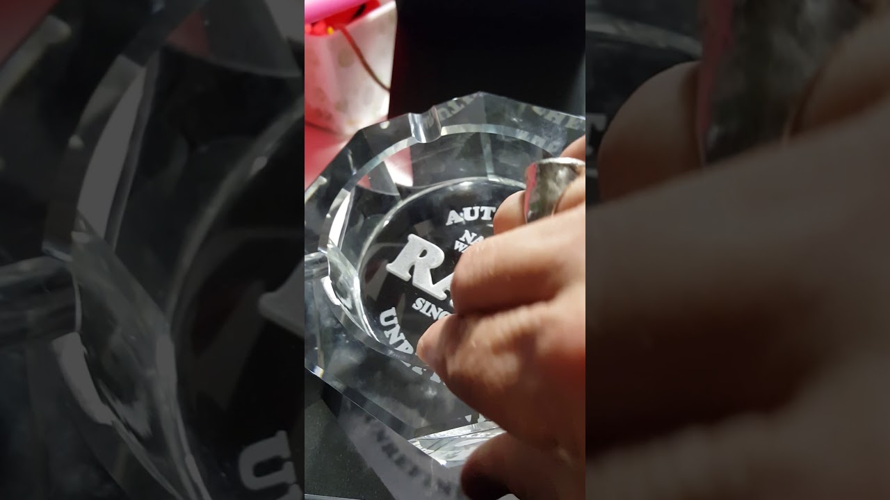 Raw Rolling Paper Lead free Crystal Ashtray.