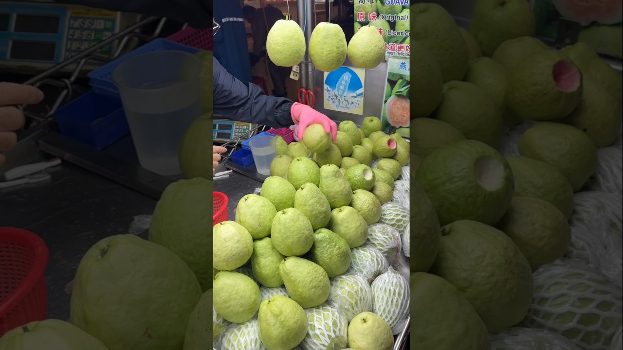 Must-Eat Pink Guava in Taiwan! So Fresh and Juicy!