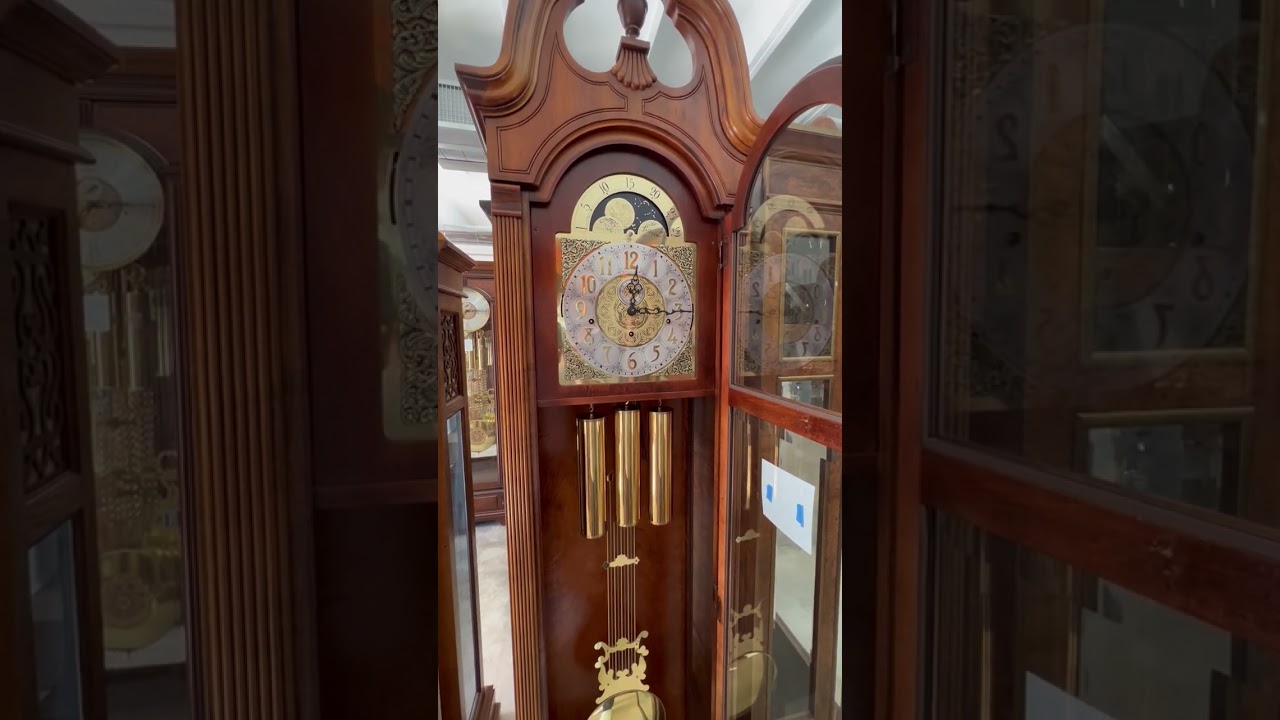 Vintage Howard Miller Grandfather Clock Chimes
