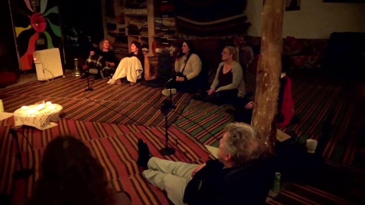 שירת העשבים - מעגל דבש