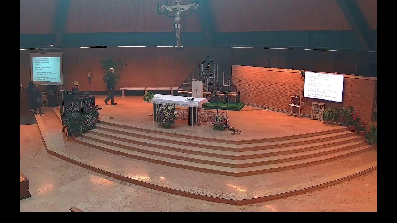 Celebrazione domenicale della Santa Messa nella Parrocchia SS Stimmate.