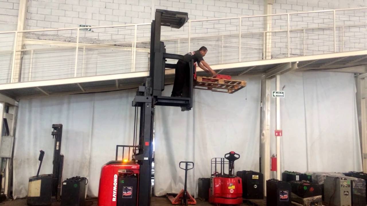 Montacargas Eléctrico Raymond Order Picker 560-OPC30TT