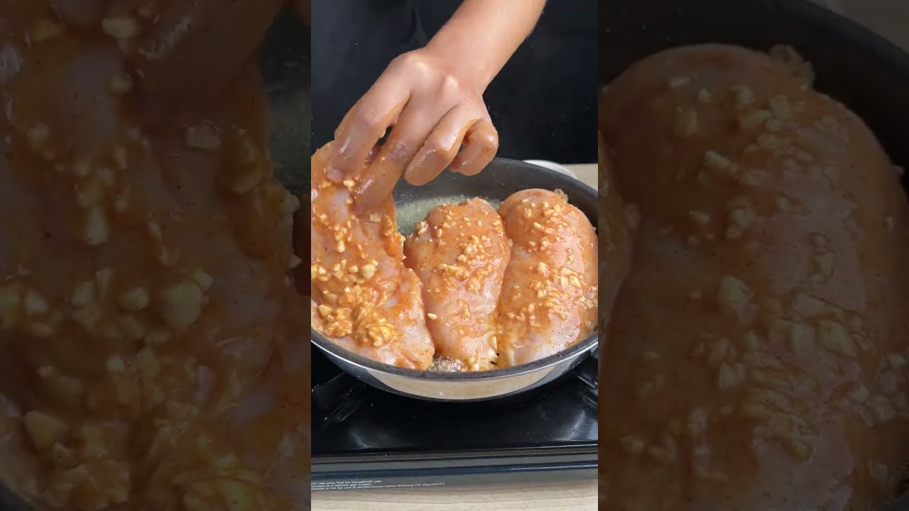 Жареная куриная грудка, аппетитная хрустящая корочка!