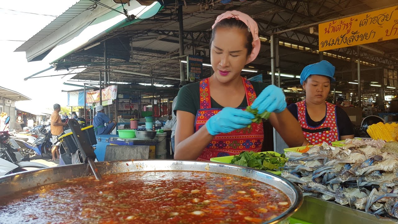 ปูม้านางฟ้ามาก แกะมาเลยวันนี้.. เจ้เบียร์คนละยำ #ตลาดสดไฟฟ้า นครชัยศรี Yum Spicy Crab Salad