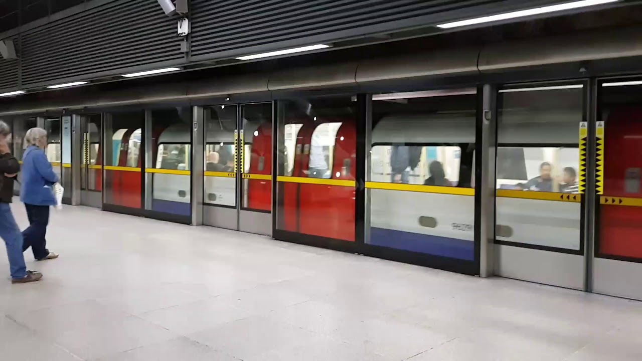 [FHD]London Underground-Jubilee line-Train arriving and departing Canary Wharf station