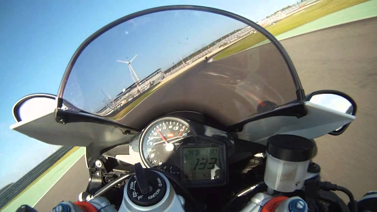 Aprilia RSV4 - Austoben am Lausitzring