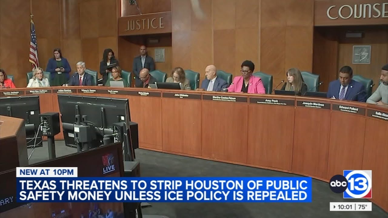 Губернатор пригрозил лишить Хьюстон 110 миллионов долларов из фондов, выделяемых на обеспечение о...