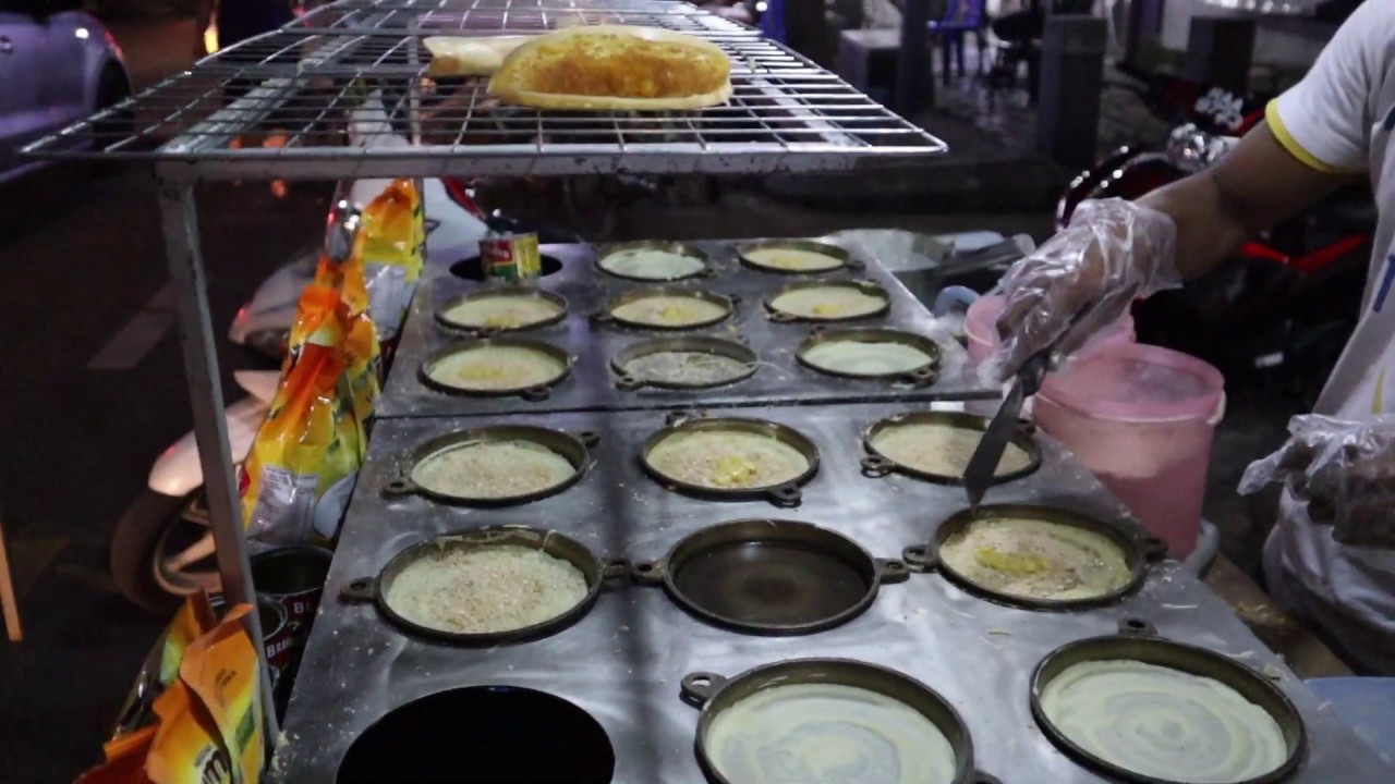 Apam Balik 曼煎粿 ( Turnover Pancake) - Street Food in Malaysia