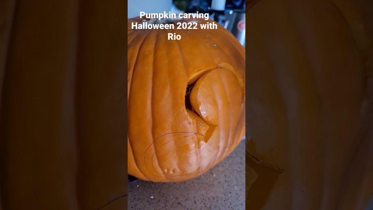 Disney Mickey Mouse pumpkin carvin Halloween 2022 with Rio #Disneypumpkin #mickeymousepumpkin
