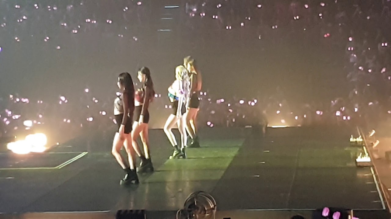 Lisa solo : Blackpink in Thailand 2019 Day2