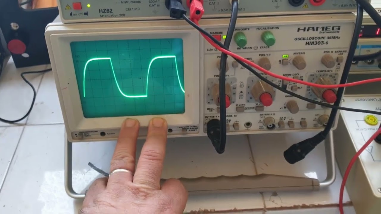 Charge et décharge d'un condensateur (2BAC SM-PC et SVT)