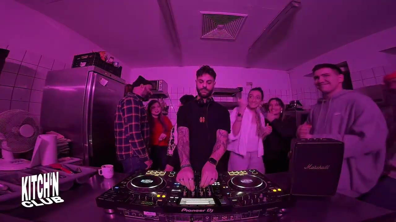 THE KITCH‘N CLUB. MUSIC BY ALESSRJ (BOUNCE TECHNO)