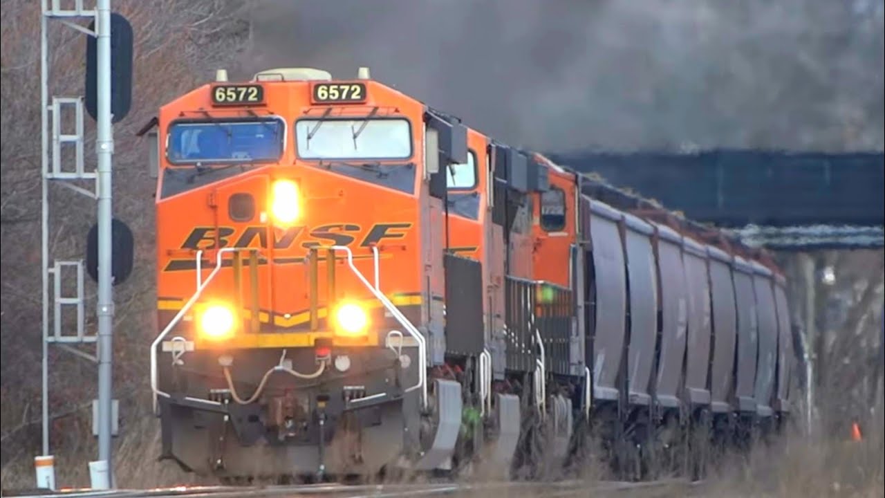 ✈🚂🐿 Lots of Planes, Trains, and Other Railfanning Scenes