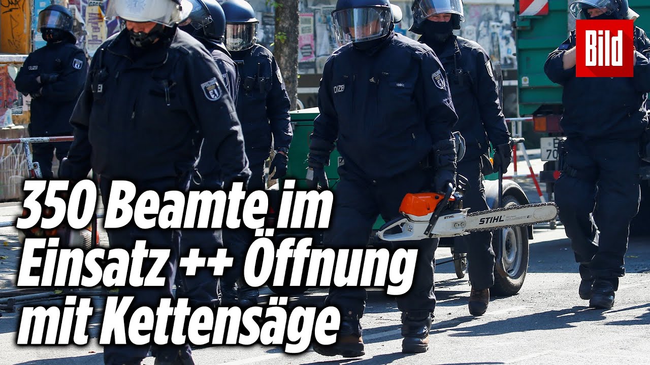 Rigaer 94: Polizei &ouml;ffnet Eingangst&uuml;r gewaltsam f&uuml;r Brandschutzbegehung | Berlin