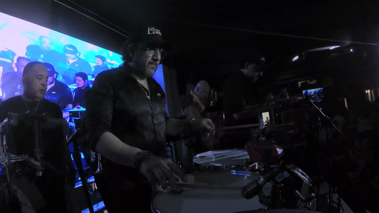 jair navarro con lebron prenda