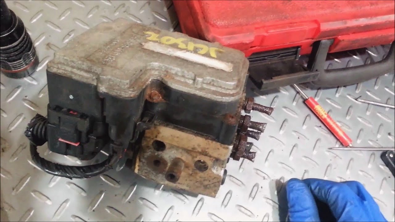 1999-2002 GMC Silverado 1500 C0265 anti-lock brake unit replacement