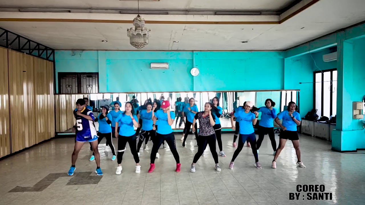 NONA MANIS_JOGET PORTU _SANTI NABIRE